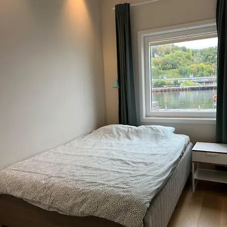 Seaview 4 Beds Stylish Sorenga