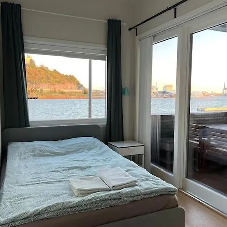 Seaview 4 Beds Stylish Sorenga *
